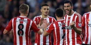 曼市德比失利：内维尔的无感反思与曼联的未来危机